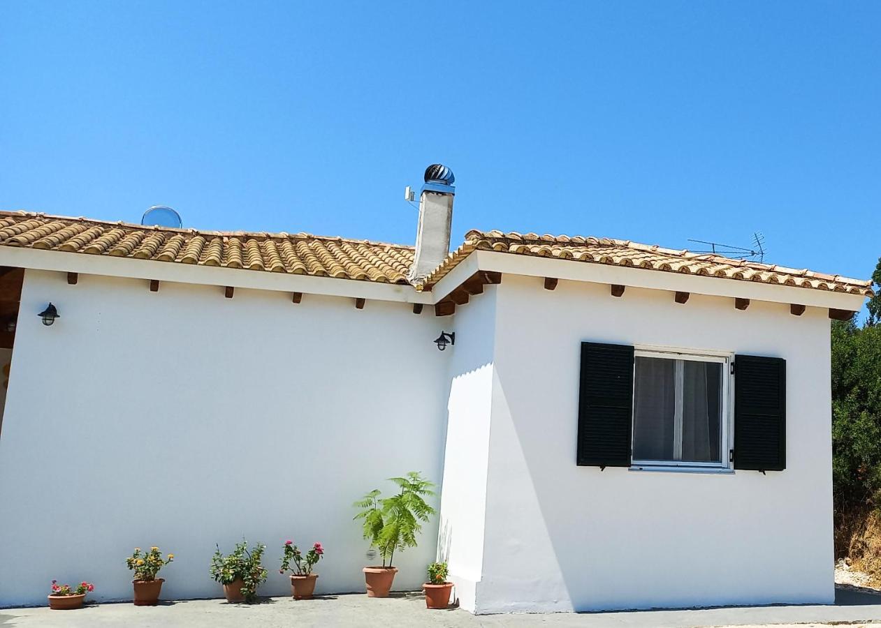 Lily Home_Lefkada ~ Private Country House Kondaraíni 외부 사진